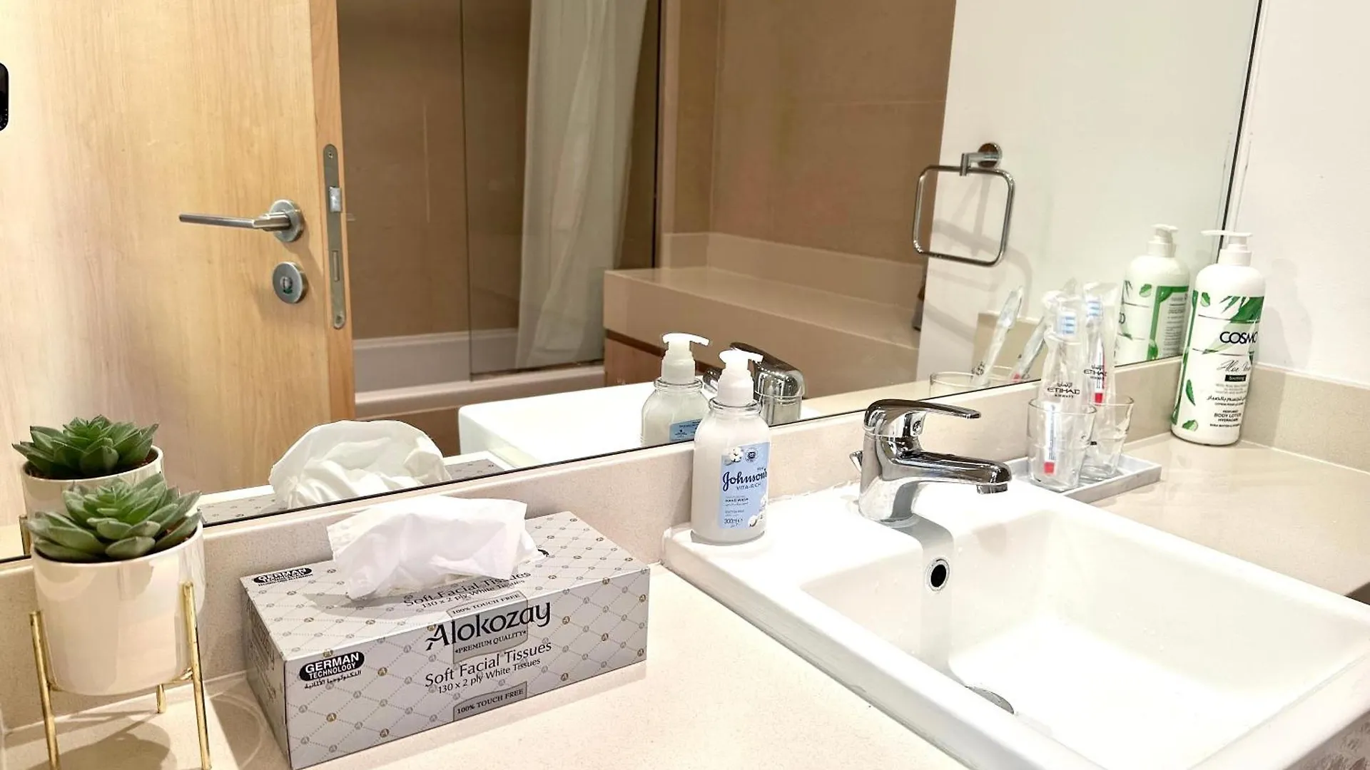 1-Bed Al Zeina Beach Community, Al Raha Beach - 5 Minutes From Zayed Int'L Airport And Yas Island, F1 Abu Dhabi 0*,  United Arab Emirates