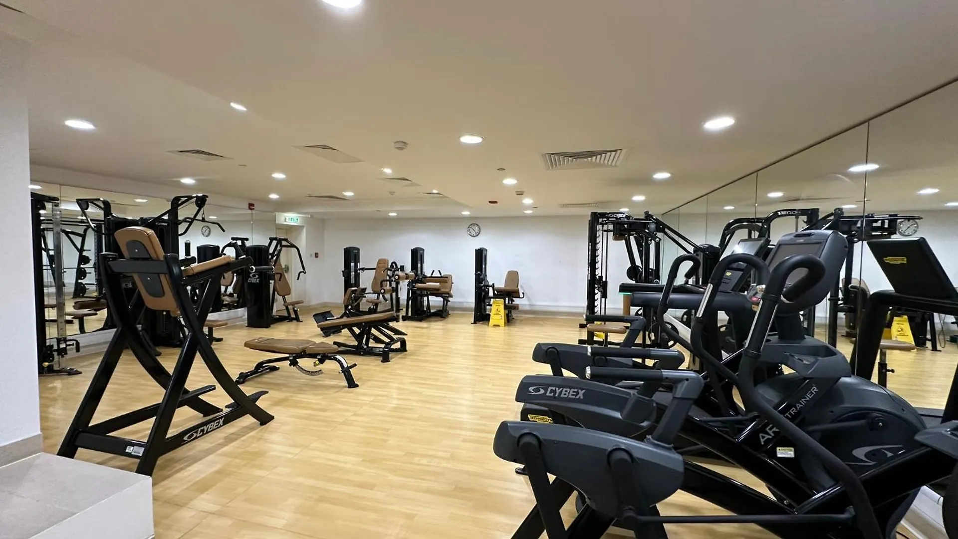 Lägenhet 1-Bed Al Zeina Beach Community, Al Raha Beach - 5 Minutes From Zayed Int'L Airport And Yas Island, F1 Abu Dhabi